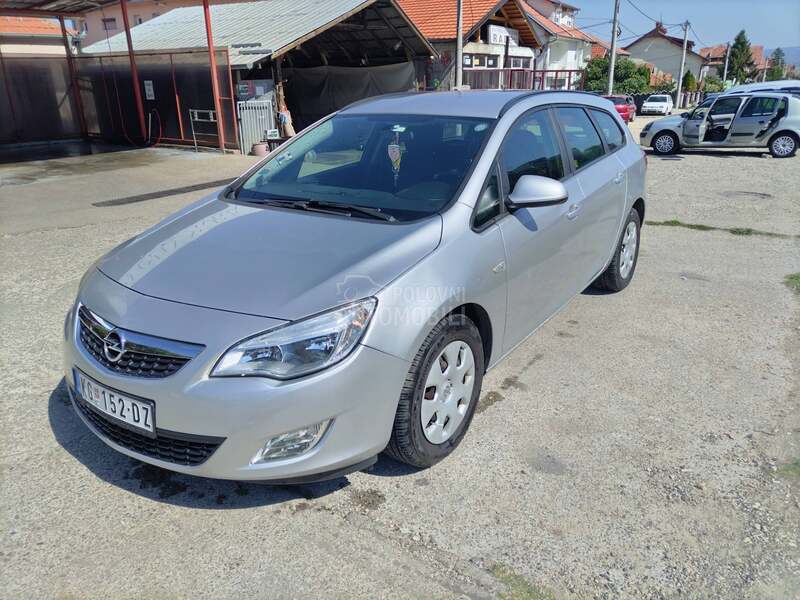 Opel Astra J 1.7cdti