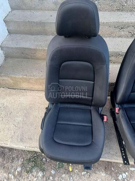 Sedišta za A4 karavan.