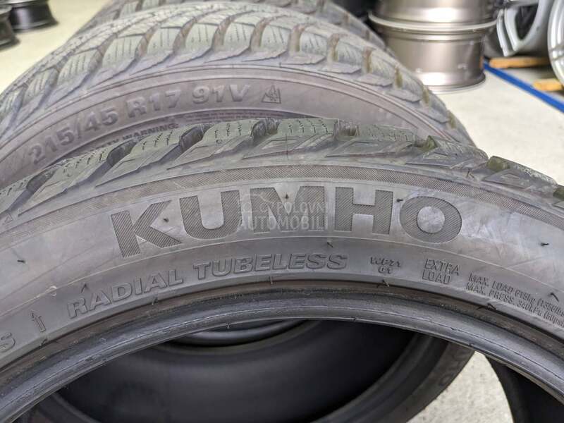 Kumho 215/45 R17 Zimska