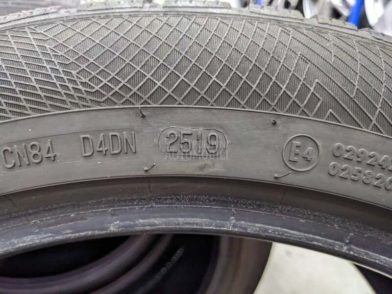 Continental 235/50 R19 Zimska