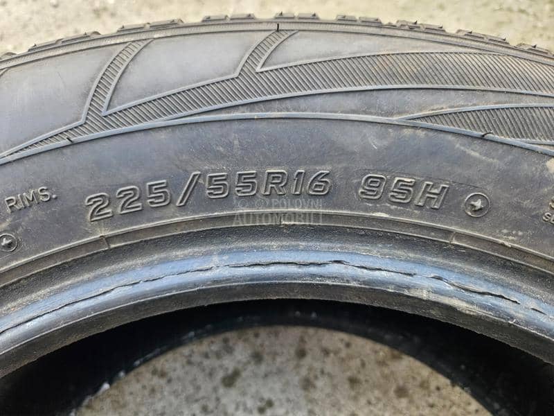 Falken 225/55 R16 Zimska