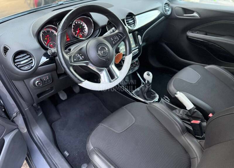 Opel Adam 