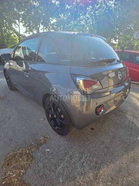 Opel Adam 