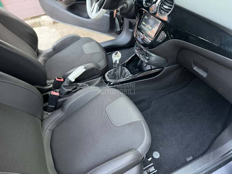 Opel Adam 
