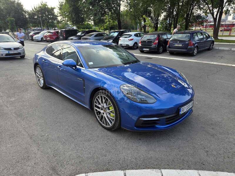 Porsche Panamera 4s/CHRONO/AIR