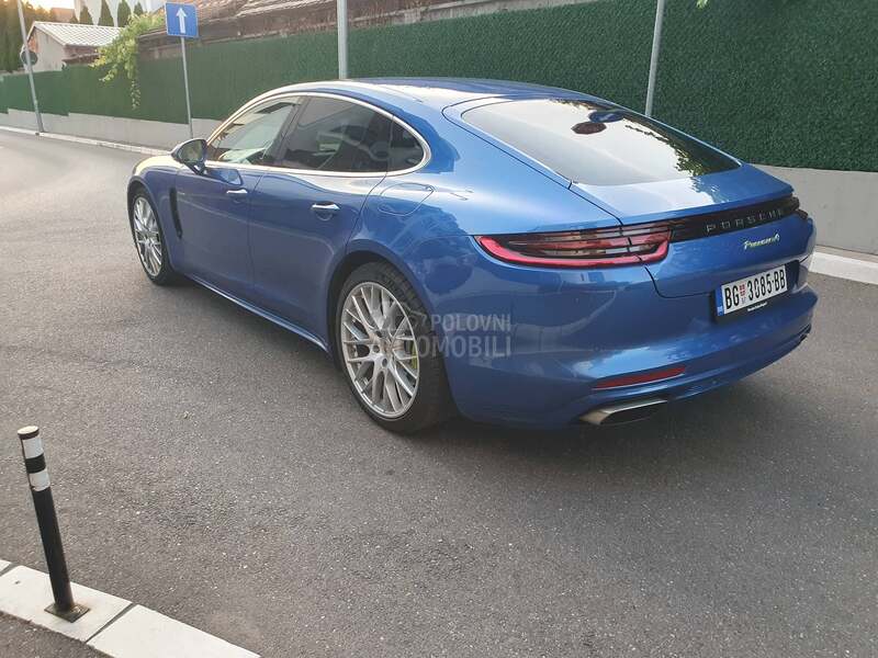 Porsche Panamera 4s/CHRONO/AIR