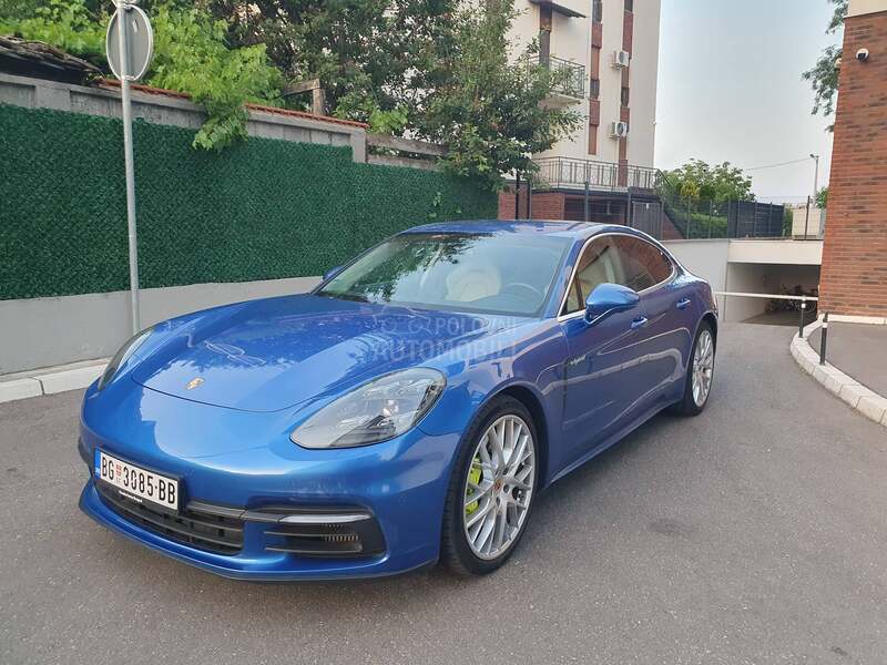 Porsche Panamera 4s/CHRONO/AIR