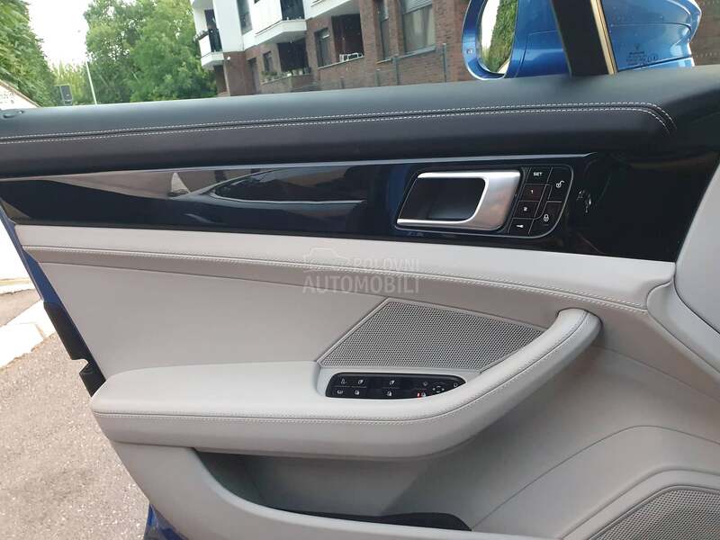 Porsche Panamera 4s/CHRONO/AIR