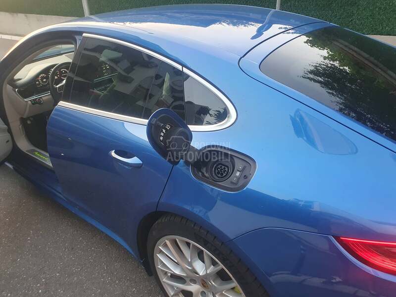 Porsche Panamera 4s/CHRONO/AIR
