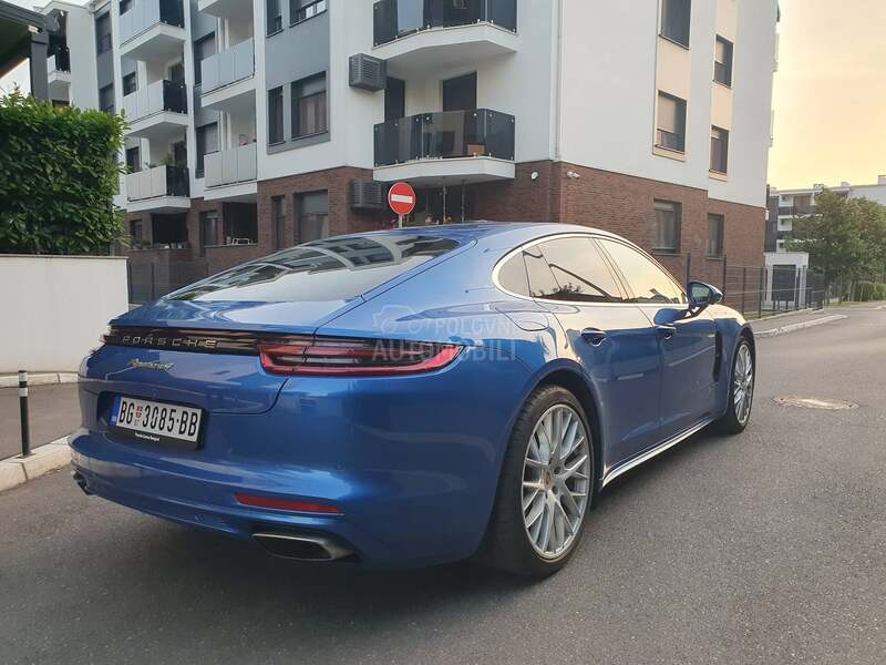Porsche Panamera 4s/CHRONO/AIR