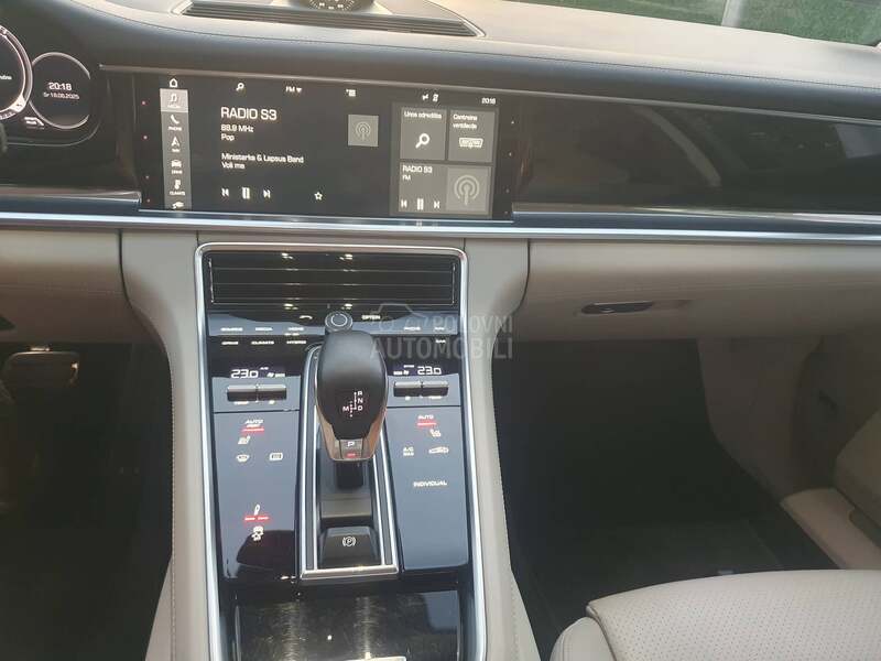 Porsche Panamera 4s/CHRONO/AIR