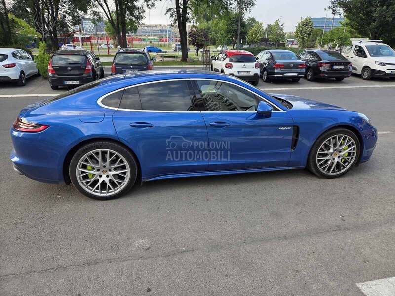 Porsche Panamera 4s/CHRONO/AIR