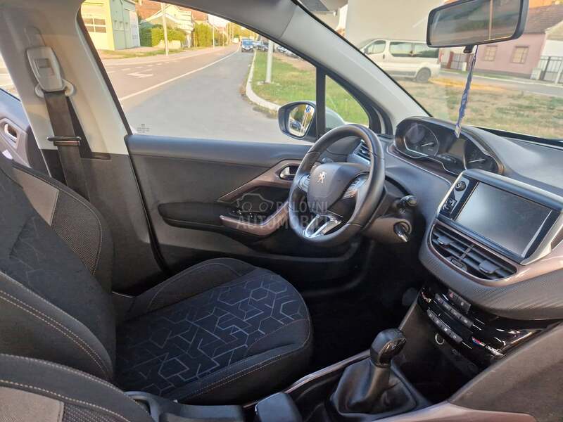 Peugeot 2008 1.4 HDI ACTIV