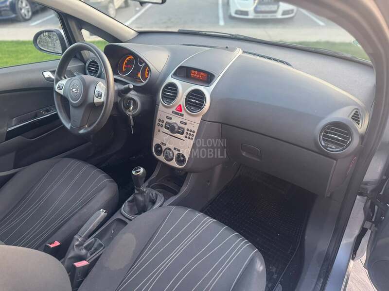 Opel Corsa D 1.2  T O P
