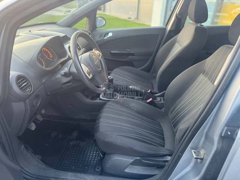 Opel Corsa D 1.2  T O P