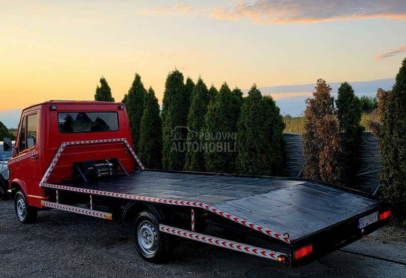 Mercedes Benz 207 2.4d šlep B kat