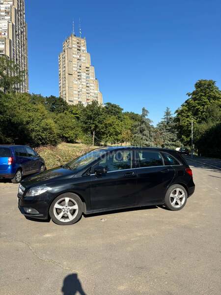 Mercedes Benz B 180 Resistrovan do 8/26
