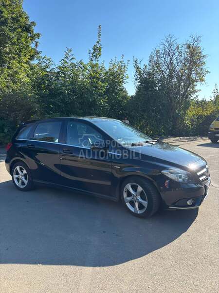 Mercedes Benz B 180 Resistrovan do 8/26