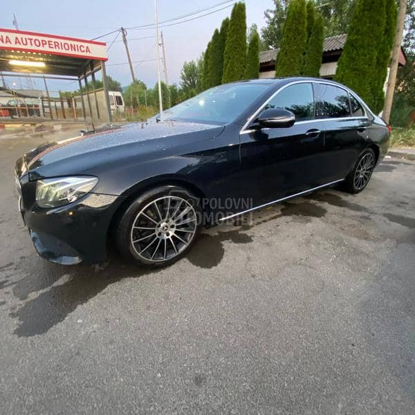 Mercedes Benz E 220 
