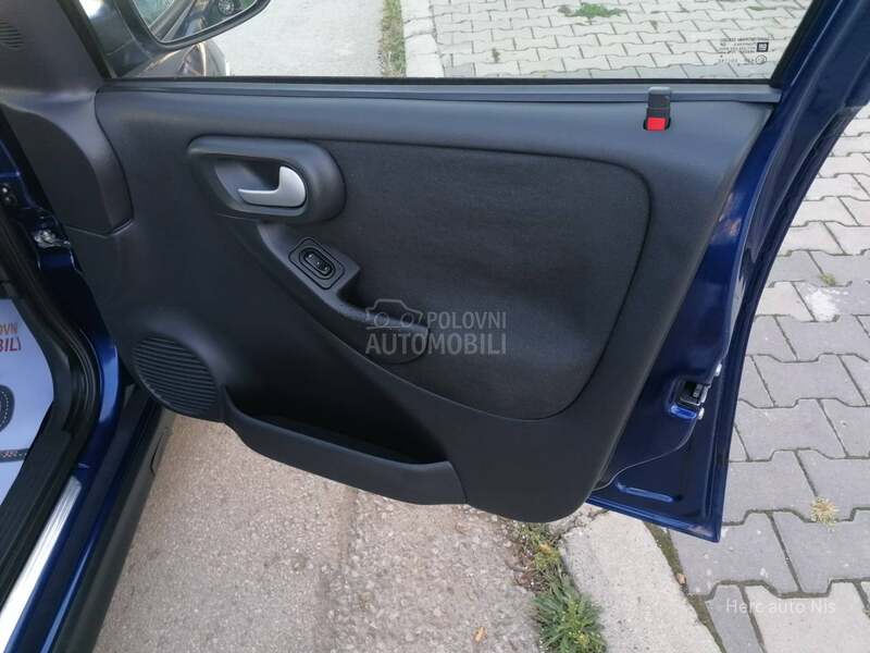 Opel Corsa C 1.2i ESSENTIA CH