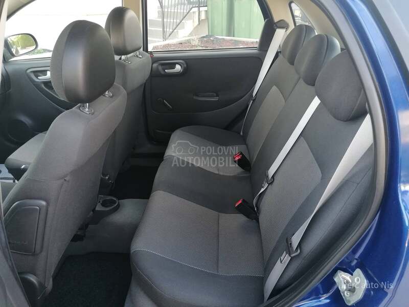 Opel Corsa C 1.2i ESSENTIA CH