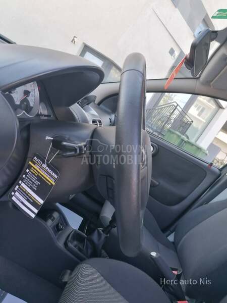 Opel Corsa C 1.2i ESSENTIA CH
