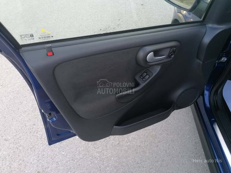 Opel Corsa C 1.2i ESSENTIA CH