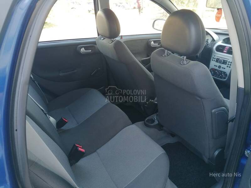 Opel Corsa C 1.2i ESSENTIA CH