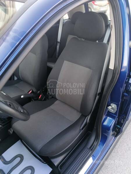 Opel Corsa C 1.2i ESSENTIA CH