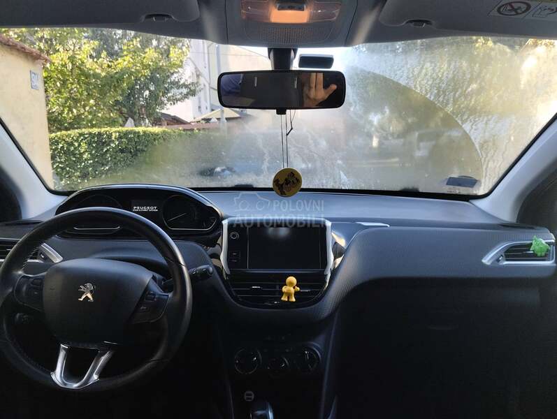 Peugeot 2008 1.2 Urban Cross