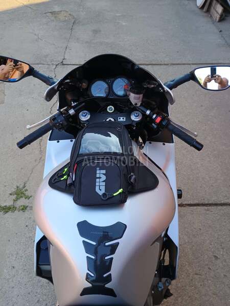 Kawasaki ZX9R