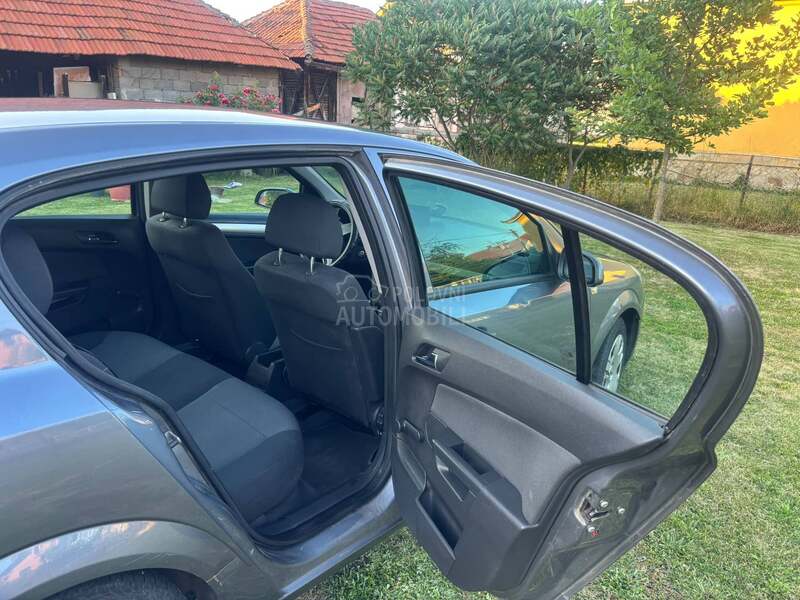 Opel Astra H 