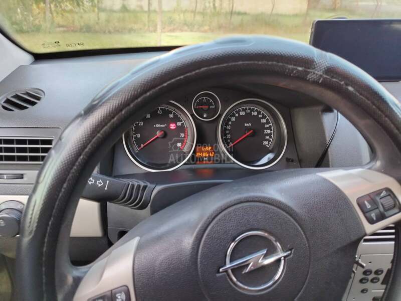 Opel Astra H 