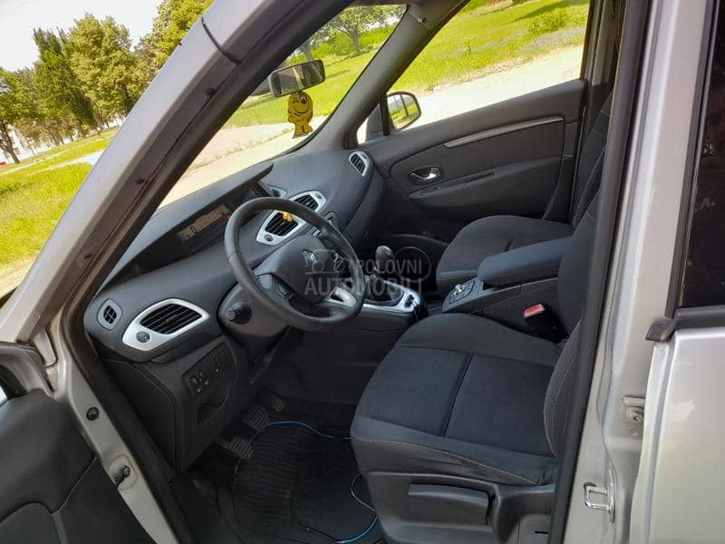 Renault Scenic 1.5 DCI