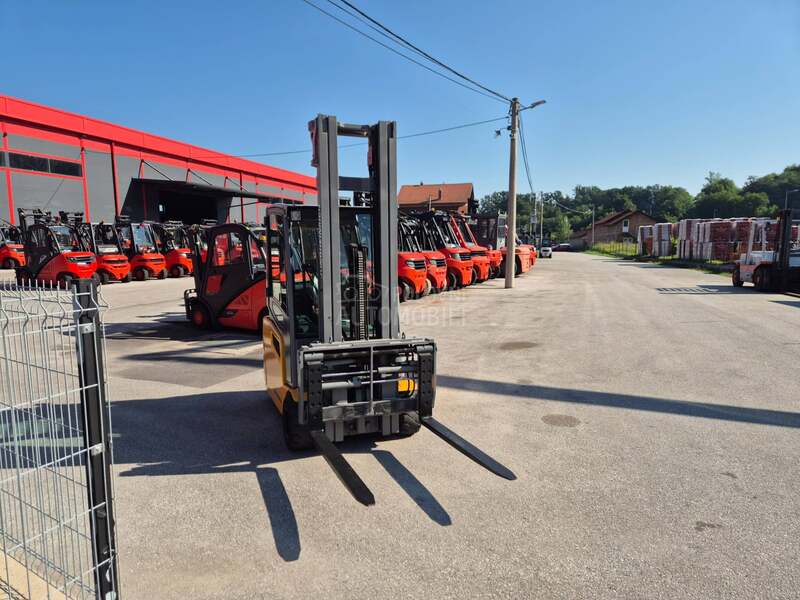 Jungheinrich 2 tone Triplex