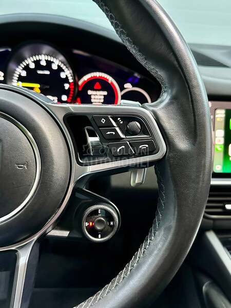 Porsche Cayenne Coupe e-HYBRID