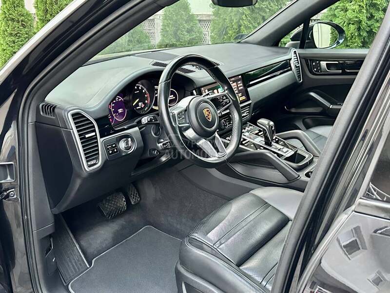 Porsche Cayenne Coupe e-HYBRID