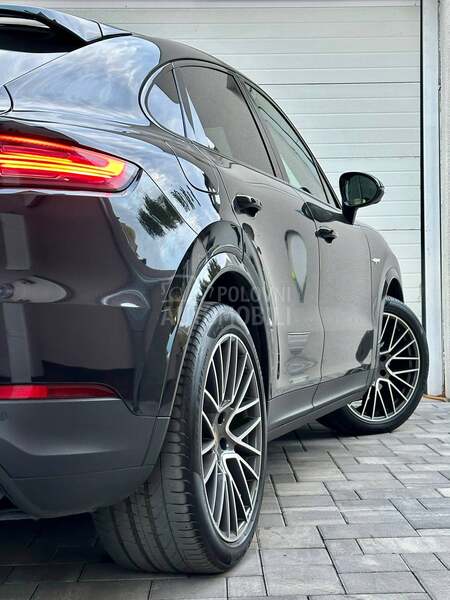 Porsche Cayenne Coupe e-HYBRID