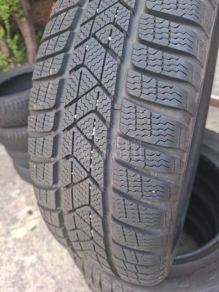 Pirelli 205/60 R16 Zimska