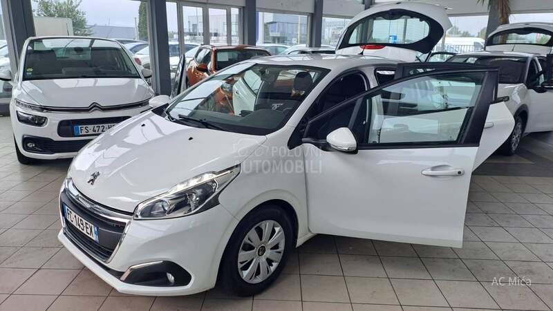 Peugeot 208 1.5 BLU NAV LED USB
