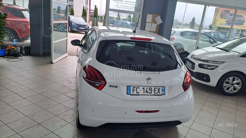 Peugeot 208 1.5 BLU NAV LED USB