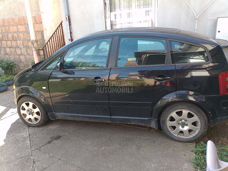 Audi A2 1,4 tdi 2002. god. -  kompletan auto u delovima