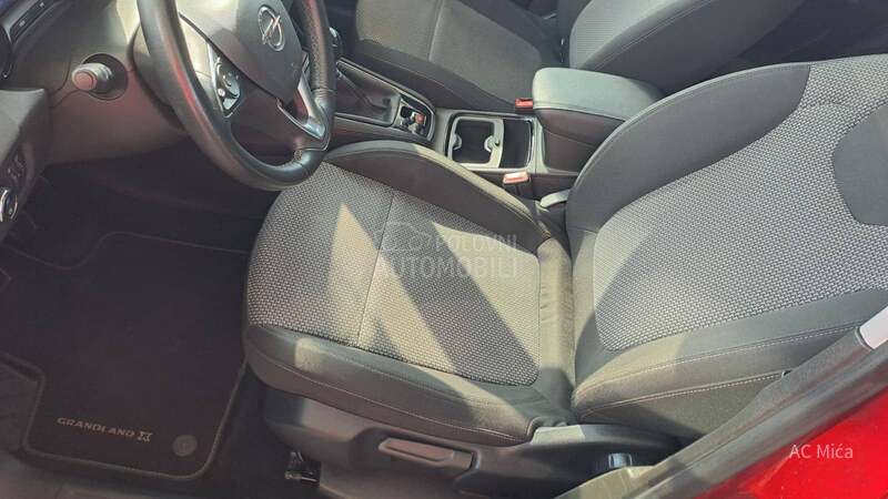 Opel Grandland 1.2 TURB NAV ALU KAM