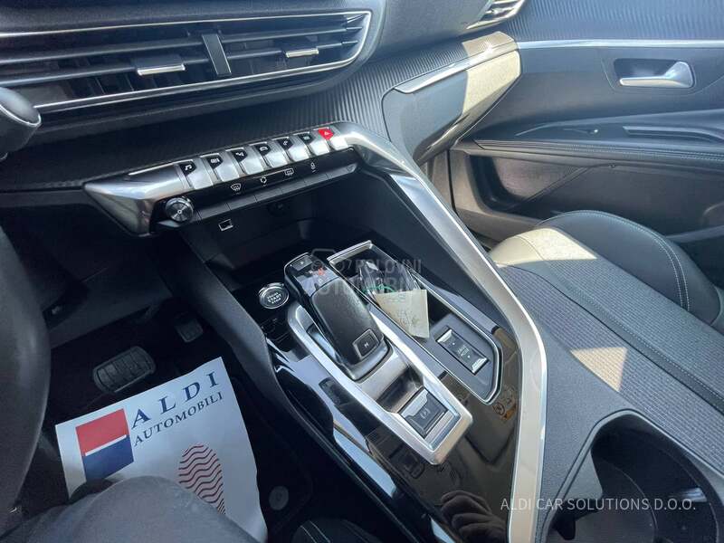 Peugeot 3008 1.2 Puretech/Allure