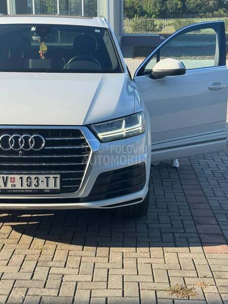 Audi Q7 