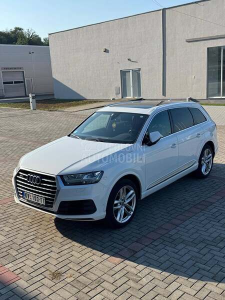 Audi Q7 