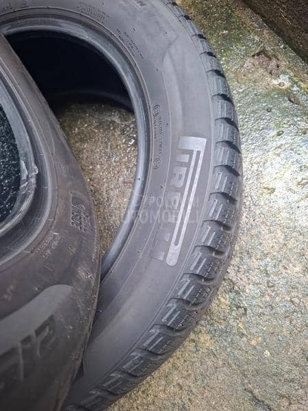 Pirelli 215/55 R17 Zimska