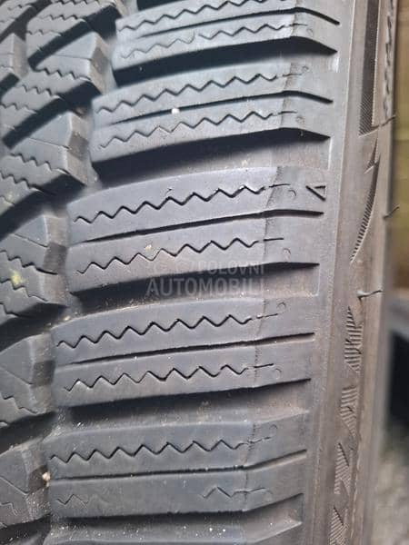 Bridgestone 225/40 R19 Zimska
