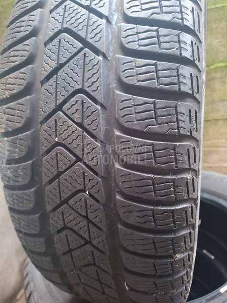 Pirelli 215/60 R16 Zimska