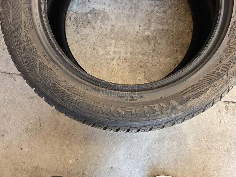 Vredestein 225/55 R17 Zimska